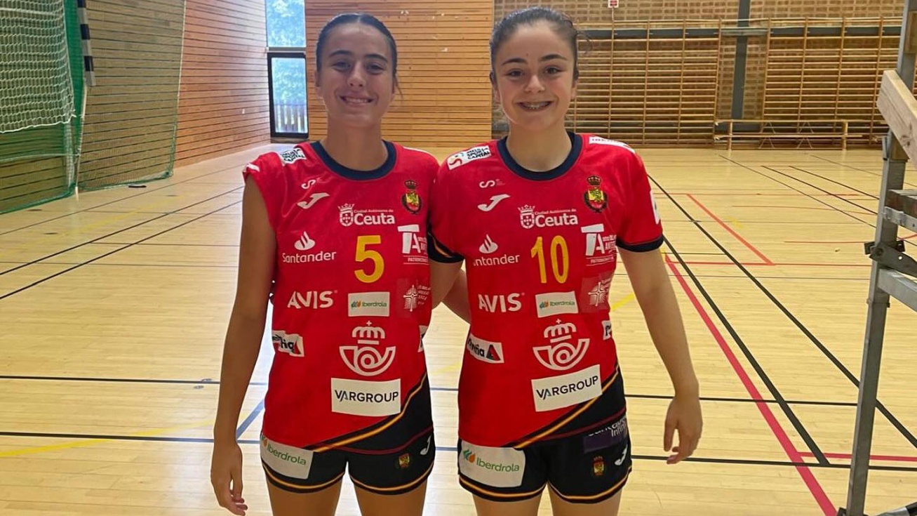 Edurne Donderis y Lucía Calleja con la selección.