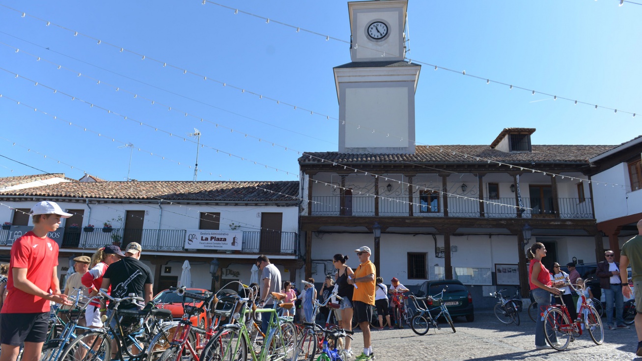 Encuentro de bicicletas clásicas en Valdemoro.