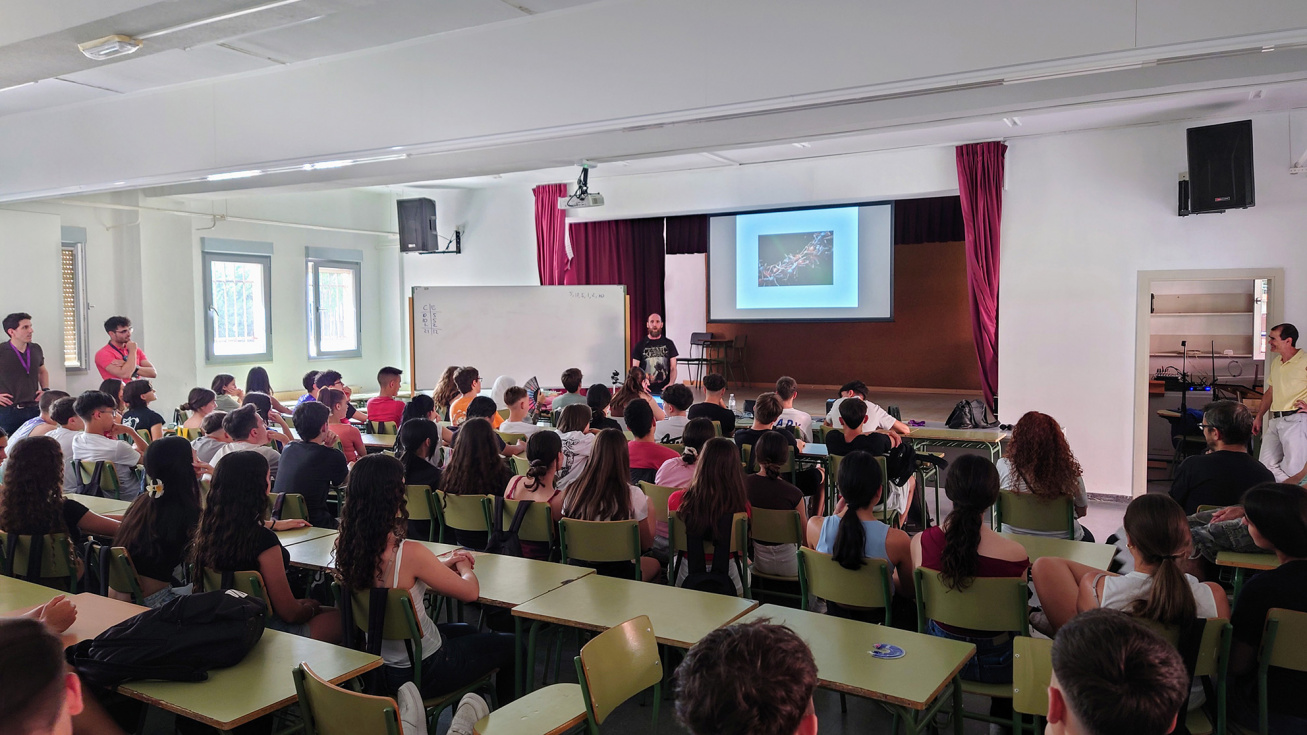 Charla de Eduardo Sáenz.