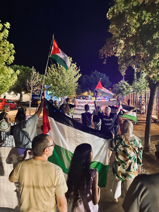 Manifestación por el pueblo palestino en las fiestas locales de Pinto
